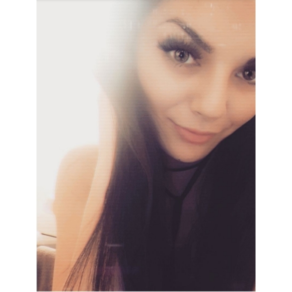 Meet your Posher, Angela - Picture 1 of 1